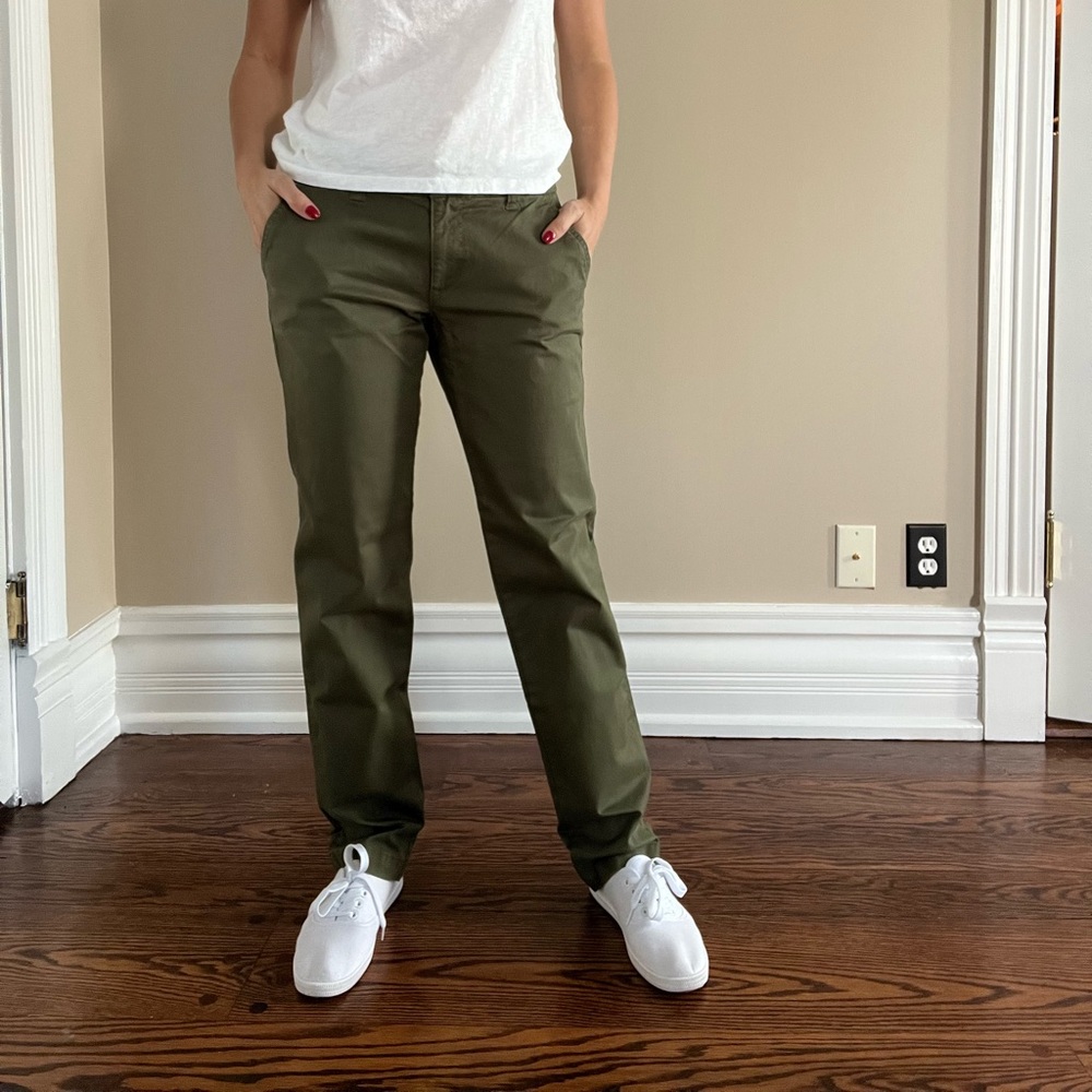 a nice material Tommy Hilfiger chinos